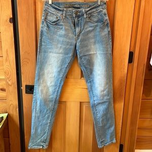 AE light washed jeans